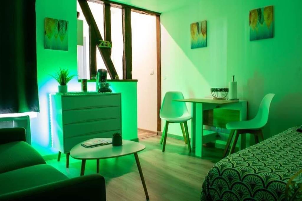 Studio Charmant Confortable Tv Centre Ville Лувье Экстерьер фото