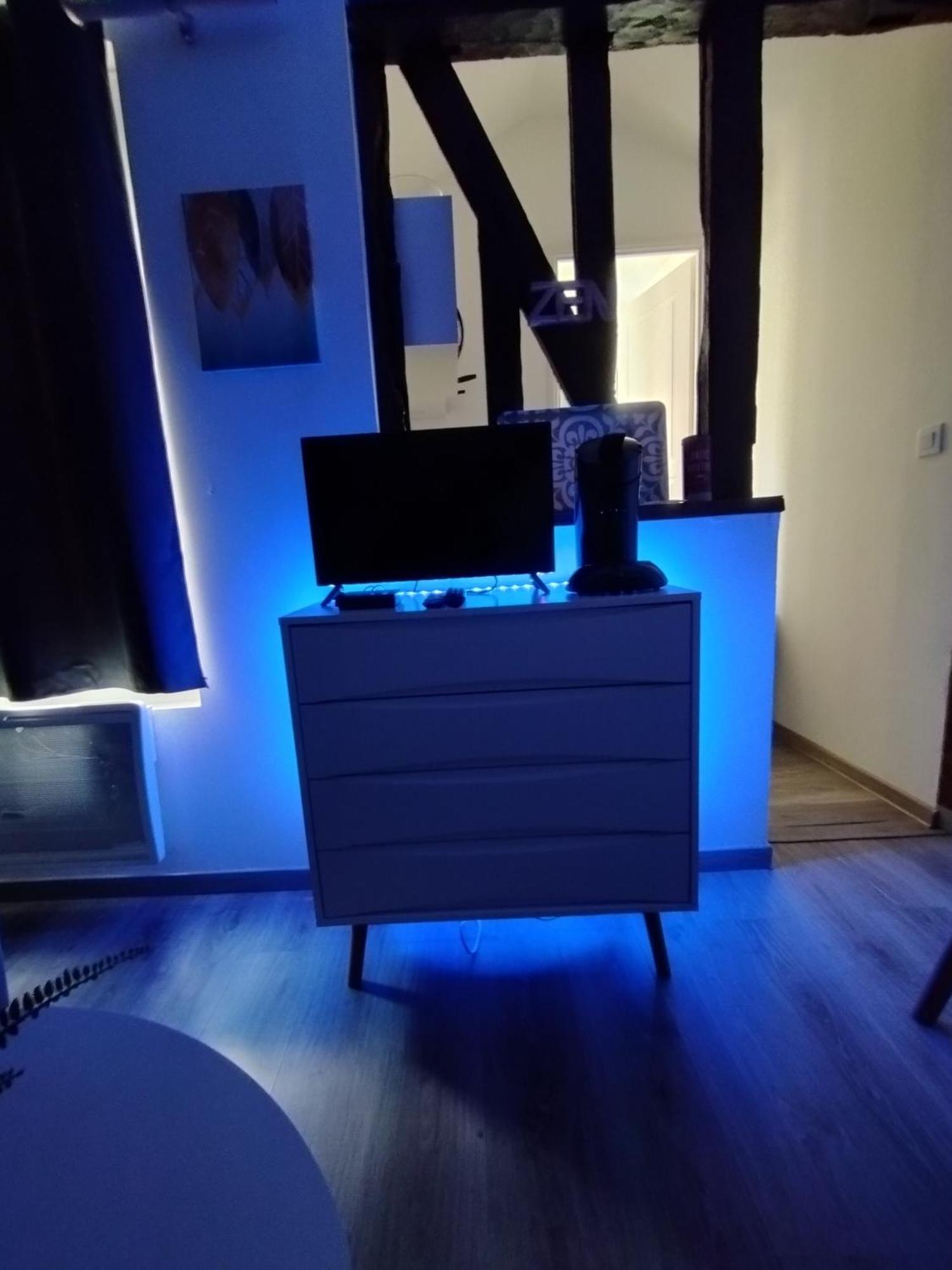 Studio Charmant Confortable Tv Centre Ville Лувье Экстерьер фото